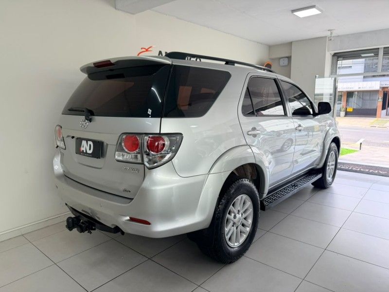 TOYOTA HILUX SW4 2.7 SR 4X2 16V 2012/2012 ANDRIGO VEÍCULOS CAXIAS DO SUL / Carros no Vale