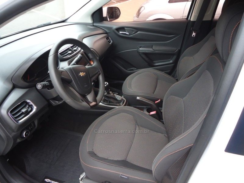 CHEVROLET ONIX 1.4 MPFI LTZ 8V 2013/2014 BOURSCHEID CARROS E MOTOS SANTA CLARA DO SUL / Carros no Vale