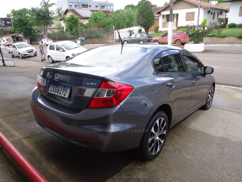 HONDA CIVIC 2.0 LXR 16V 2016/2016 BOURSCHEID CARROS E MOTOS SANTA CLARA DO SUL / Carros no Vale