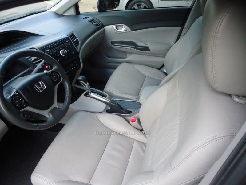 HONDA CIVIC 2.0 LXR 16V 2016/2016 BOURSCHEID CARROS E MOTOS SANTA CLARA DO SUL / Carros no Vale