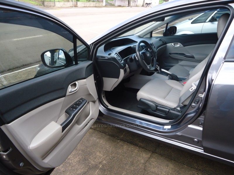 HONDA CIVIC 2.0 LXR 16V 2016/2016 BOURSCHEID CARROS E MOTOS SANTA CLARA DO SUL / Carros no Vale