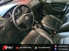 VOLKSWAGEN SAVEIRO 1.8 MI SUPER SURF CS 8V G.III 2004/2005 V10 VEÍCULOS CAXIAS DO SUL / Carros no Vale