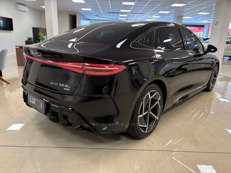 BYD SEAL AWD ELÉTRICO 2024/2025 LUIGGI AUTOMÓVEIS CARLOS BARBOSA / Carros no Vale BYD SEAL AWD ELÉTRICO 2024/2025 LUIGGI AUTOMÓVEIS CARLOS BARBOSA / Carros no Vale