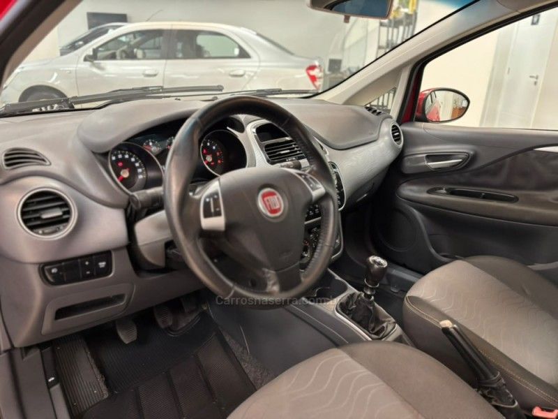 FIAT PUNTO 1.4 ATTRACTIVE ITALIA 8V 2015/2016 LUIGGI AUTOMÓVEIS CARLOS BARBOSA / Carros no Vale FIAT PUNTO 1.4 ATTRACTIVE ITALIA 8V 2015/2016 LUIGGI AUTOMÓVEIS CARLOS BARBOSA / Carros no Vale