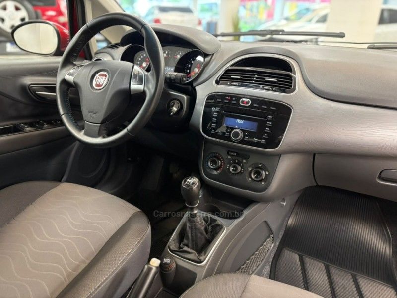 FIAT PUNTO 1.4 ATTRACTIVE ITALIA 8V 2015/2016 LUIGGI AUTOMÓVEIS CARLOS BARBOSA / Carros no Vale FIAT PUNTO 1.4 ATTRACTIVE ITALIA 8V 2015/2016 LUIGGI AUTOMÓVEIS CARLOS BARBOSA / Carros no Vale