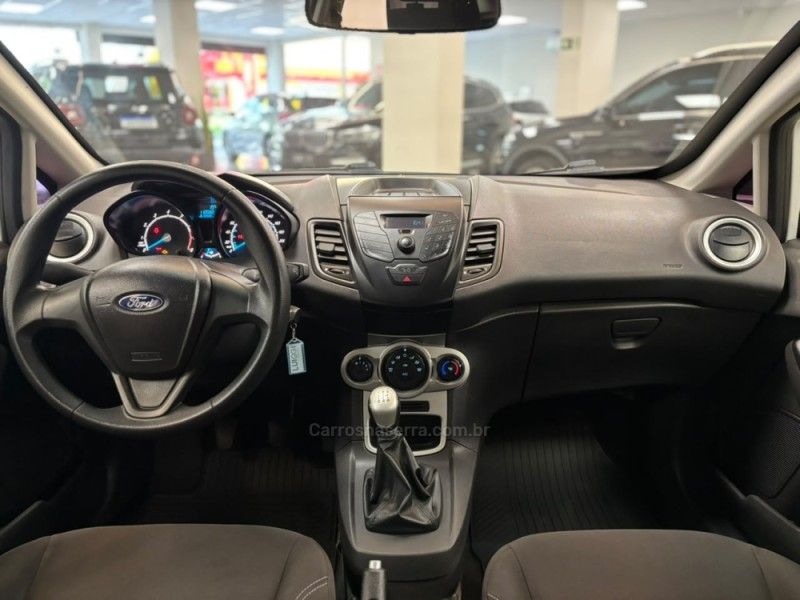 FORD FIESTA 1.5 SE HATCH 16V 2014/2015 LUIGGI AUTOMÓVEIS CARLOS BARBOSA / Carros no Vale FORD FIESTA 1.5 SE HATCH 16V 2014/2015 LUIGGI AUTOMÓVEIS CARLOS BARBOSA / Carros no Vale