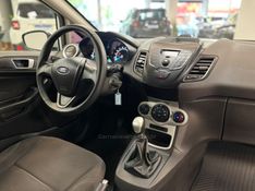 FORD FIESTA 1.5 SE HATCH 16V 2014/2015 LUIGGI AUTOMÓVEIS CARLOS BARBOSA / Carros no Vale