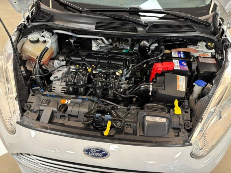 FORD FIESTA 1.5 SE HATCH 16V 2014/2015 LUIGGI AUTOMÓVEIS CARLOS BARBOSA / Carros no Vale FORD FIESTA 1.5 SE HATCH 16V 2014/2015 LUIGGI AUTOMÓVEIS CARLOS BARBOSA / Carros no Vale