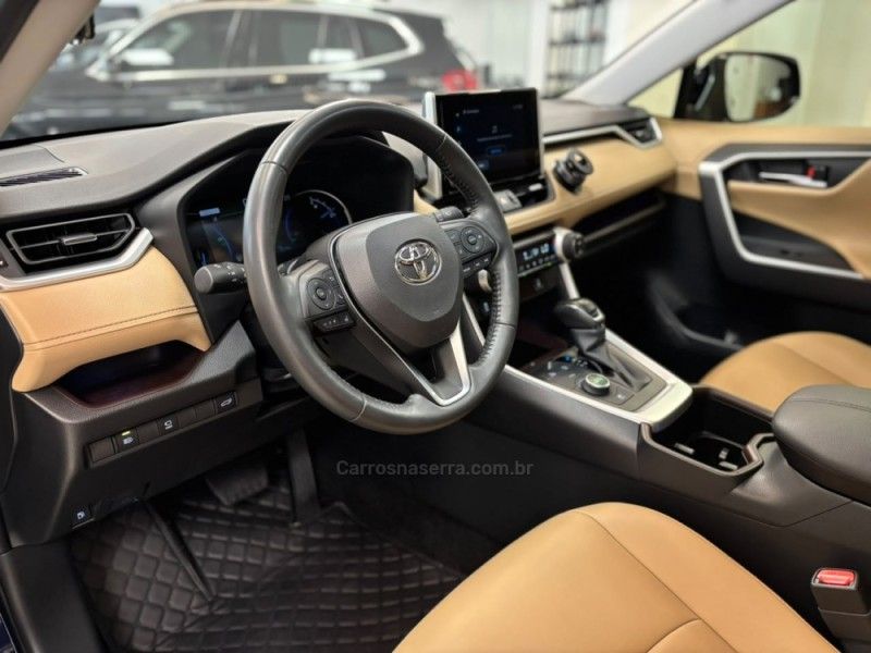 TOYOTA RAV4 2.5 XSE AWD PHEV VVT-IE HYBRID 2024/2024 LUIGGI AUTOMÓVEIS CARLOS BARBOSA / Carros no Vale TOYOTA RAV4 2.5 XSE AWD PHEV VVT-IE HYBRID 2024/2024 LUIGGI AUTOMÓVEIS CARLOS BARBOSA / Carros no Vale