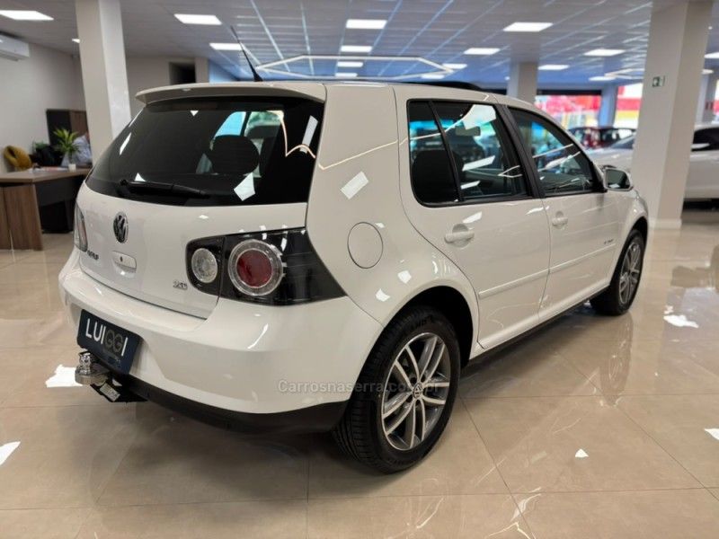 VOLKSWAGEN GOLF 2.0 MI SPORTLINE 8V TIPTRONIC 2011/2012 LUIGGI AUTOMÓVEIS CARLOS BARBOSA / Carros no Vale VOLKSWAGEN GOLF 2.0 MI SPORTLINE 8V TIPTRONIC 2011/2012 LUIGGI AUTOMÓVEIS CARLOS BARBOSA / Carros no Vale