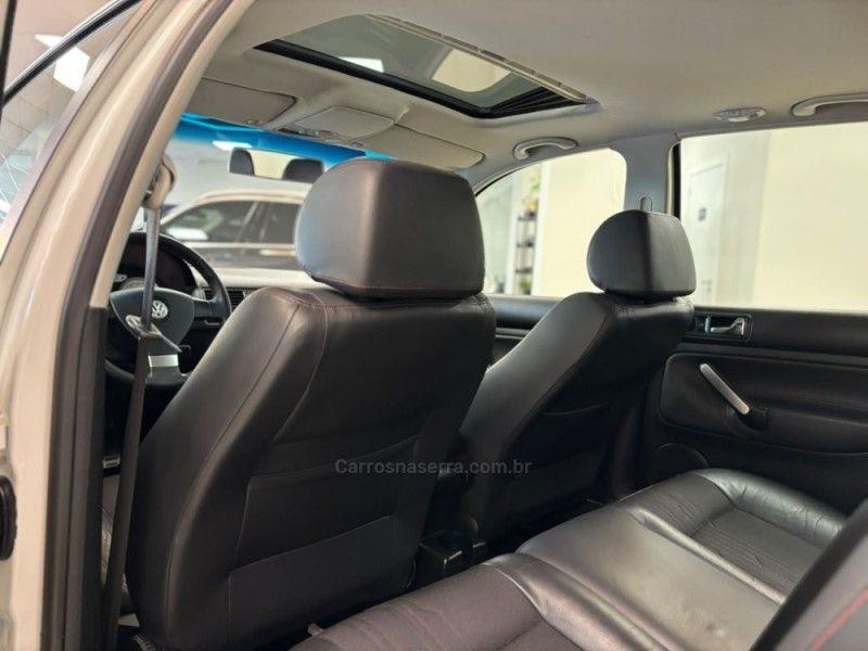 VOLKSWAGEN GOLF 2.0 MI SPORTLINE 8V TIPTRONIC 2011/2012 LUIGGI AUTOMÓVEIS CARLOS BARBOSA / Carros no Vale VOLKSWAGEN GOLF 2.0 MI SPORTLINE 8V TIPTRONIC 2011/2012 LUIGGI AUTOMÓVEIS CARLOS BARBOSA / Carros no Vale