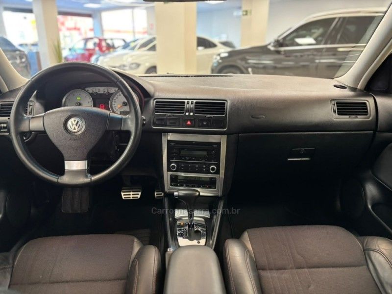 VOLKSWAGEN GOLF 2.0 MI SPORTLINE 8V TIPTRONIC 2011/2012 LUIGGI AUTOMÓVEIS CARLOS BARBOSA / Carros no Vale VOLKSWAGEN GOLF 2.0 MI SPORTLINE 8V TIPTRONIC 2011/2012 LUIGGI AUTOMÓVEIS CARLOS BARBOSA / Carros no Vale