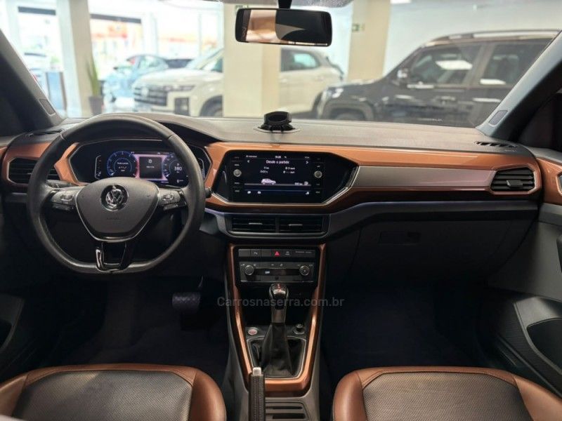 VOLKSWAGEN T-CROSS 1.0 COMFORTLINE TSI 2020/2020 LUIGGI AUTOMÓVEIS CARLOS BARBOSA / Carros no Vale