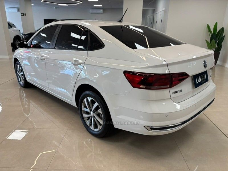 VOLKSWAGEN VIRTUS 1.0 200 TSI HIGHLINE 2018/2019 LUIGGI AUTOMÓVEIS CARLOS BARBOSA / Carros no Vale
