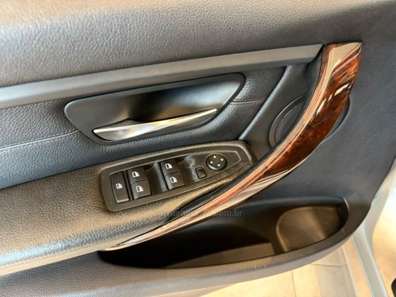 BMW 328I 2.0 LUXURY SEDAN 16V 2013/2013 AUTOGRIF MOTORS CAMPO BOM / Carros no Vale BMW 328I 2.0 LUXURY SEDAN 16V 2013/2013 AUTOGRIF MOTORS CAMPO BOM / Carros no Vale