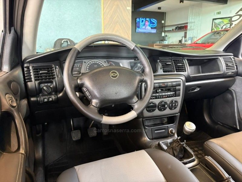 CHEVROLET VECTRA 2.2 MPFI CHALLENGE 16V 2002/2002 AUTOGRIF MOTORS CAMPO BOM / Carros no Vale CHEVROLET VECTRA 2.2 MPFI CHALLENGE 16V 2002/2002 AUTOGRIF MOTORS CAMPO BOM / Carros no Vale