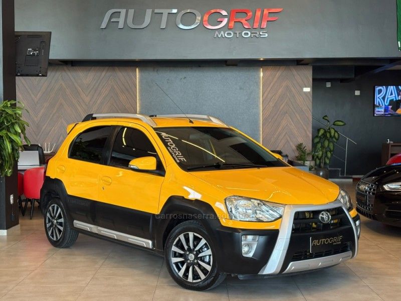 TOYOTA ETIOS CROSS 1.5 16V 2015/2015 AUTOGRIF MOTORS CAMPO BOM / Carros no Vale TOYOTA ETIOS CROSS 1.5 16V 2015/2015 AUTOGRIF MOTORS CAMPO BOM / Carros no Vale