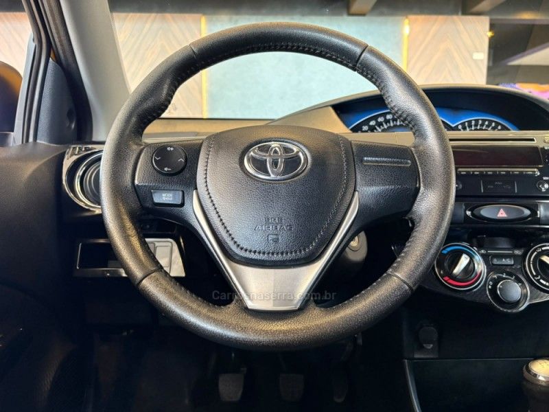 TOYOTA ETIOS CROSS 1.5 16V 2015/2015 AUTOGRIF MOTORS CAMPO BOM / Carros no Vale TOYOTA ETIOS CROSS 1.5 16V 2015/2015 AUTOGRIF MOTORS CAMPO BOM / Carros no Vale
