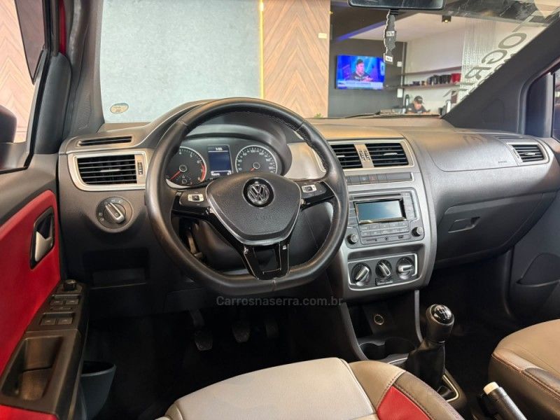 VOLKSWAGEN FOX 1.0 MPI TRACK 12V 2017/2017 AUTOGRIF MOTORS CAMPO BOM / Carros no Vale VOLKSWAGEN FOX 1.0 MPI TRACK 12V 2017/2017 AUTOGRIF MOTORS CAMPO BOM / Carros no Vale