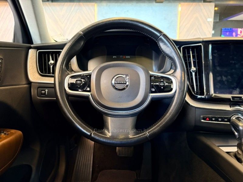 VOLVO XC60 2.0 T5 INSCRIPTION 2019/2019 AUTOGRIF MOTORS CAMPO BOM / Carros no Vale