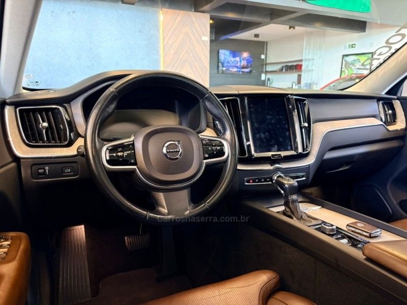 VOLVO XC60 2.0 T5 INSCRIPTION 2019/2019 AUTOGRIF MOTORS CAMPO BOM / Carros no Vale