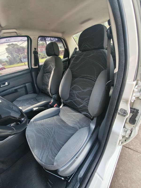 Fiat Siena EL 1.4 Mpi Fire 8V 2013/2014 RENNER AUTOMÓVEIS LAJEADO / Carros no Vale