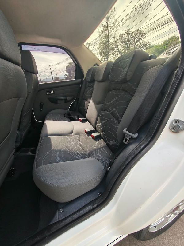 Fiat Siena EL 1.4 Mpi Fire 8V 2013/2014 RENNER AUTOMÓVEIS LAJEADO / Carros no Vale