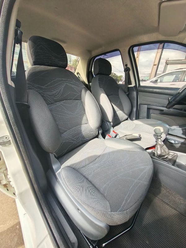 Fiat Siena EL 1.4 Mpi Fire 8V 2013/2014 RENNER AUTOMÓVEIS LAJEADO / Carros no Vale