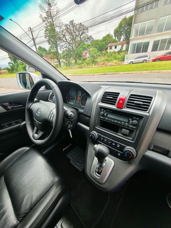 Honda CR-V LX 2.0 16V 2WD/ Flexone 2011/2011 RENNER AUTOMÓVEIS LAJEADO / Carros no Vale Honda CR-V LX 2.0 16V 2WD/ Flexone 2011/2011 RENNER AUTOMÓVEIS LAJEADO / Carros no Vale