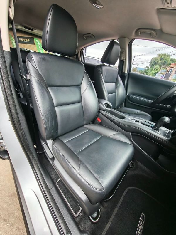 Honda HR-V Touring 1.8 Flexone 16V 2017/2018 RENNER AUTOMÓVEIS LAJEADO / Carros no Vale Honda HR-V Touring 1.8 Flexone 16V 2017/2018 RENNER AUTOMÓVEIS LAJEADO / Carros no Vale
