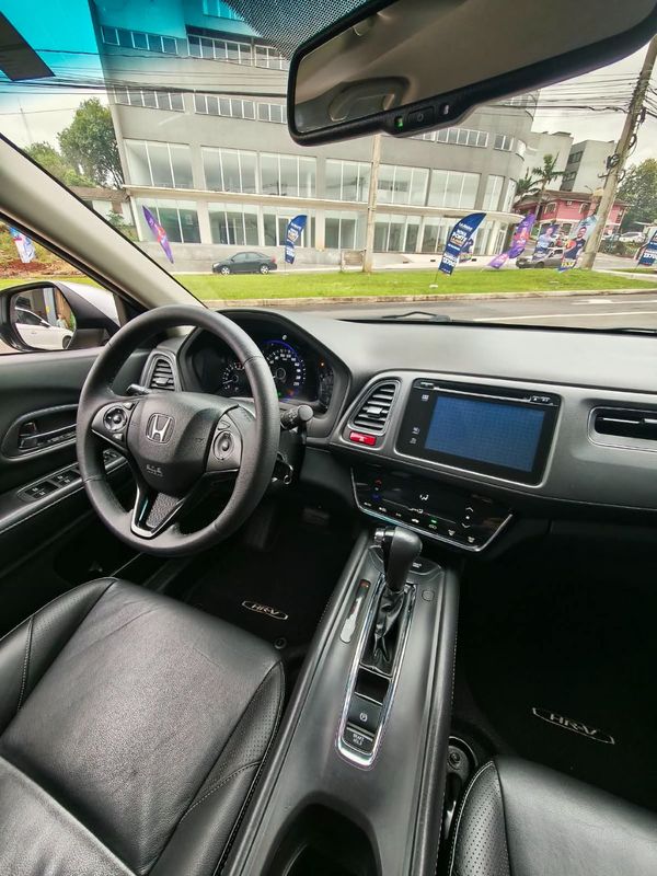 Honda HR-V Touring 1.8 Flexone 16V 2017/2018 RENNER AUTOMÓVEIS LAJEADO / Carros no Vale Honda HR-V Touring 1.8 Flexone 16V 2017/2018 RENNER AUTOMÓVEIS LAJEADO / Carros no Vale