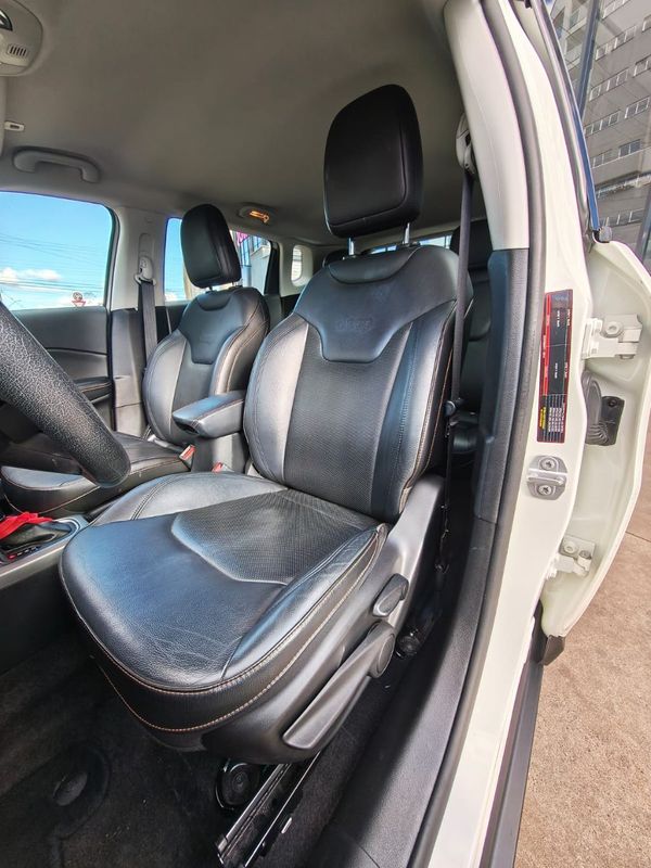 Jeep COMPASS LONGITUDE 2.0 4×2 16V 2018/2019 RENNER AUTOMÓVEIS LAJEADO / Carros no Vale
