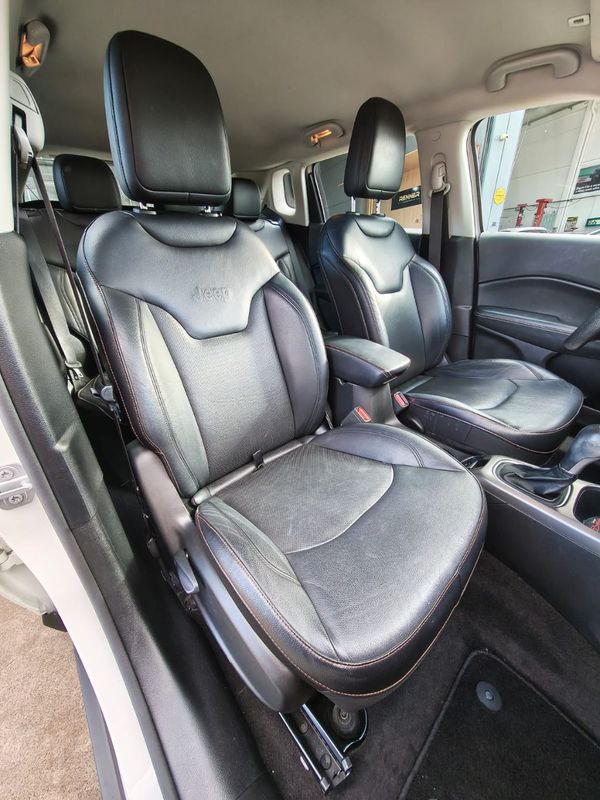 Jeep COMPASS LONGITUDE 2.0 4×2 16V 2018/2019 RENNER AUTOMÓVEIS LAJEADO / Carros no Vale