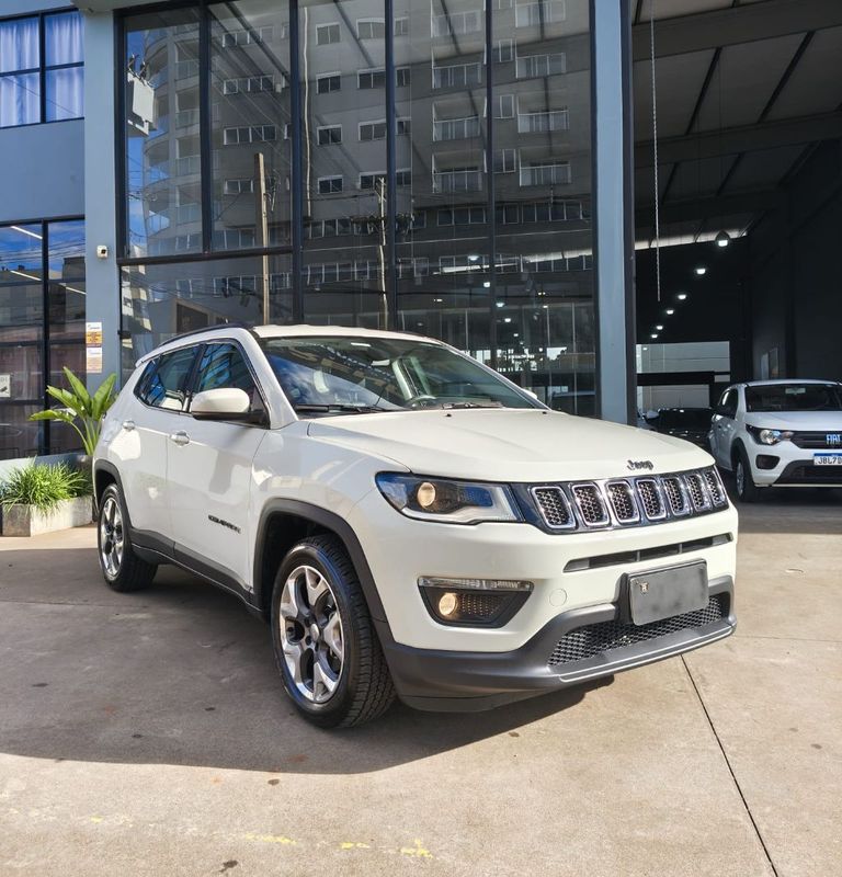 Jeep COMPASS LONGITUDE 2.0 4×2 16V 2018/2019 RENNER AUTOMÓVEIS LAJEADO / Carros no Vale