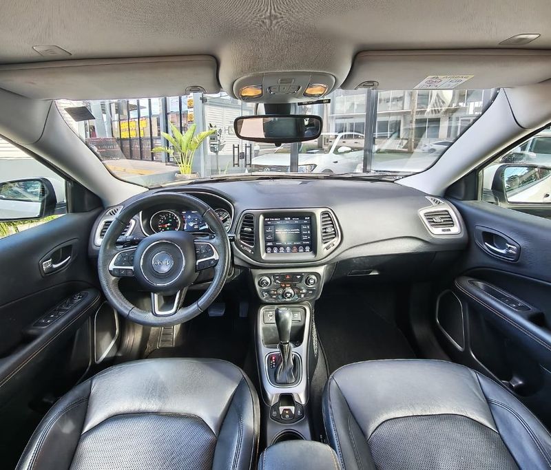 Jeep COMPASS LONGITUDE 2.0 4×2 16V 2018/2019 RENNER AUTOMÓVEIS LAJEADO / Carros no Vale