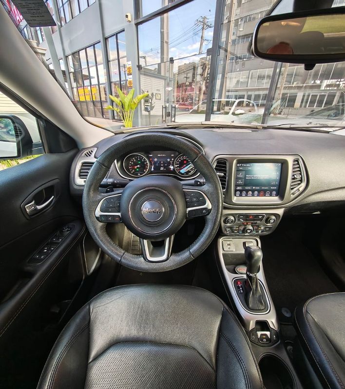 Jeep COMPASS LONGITUDE 2.0 4×2 16V 2018/2019 RENNER AUTOMÓVEIS LAJEADO / Carros no Vale