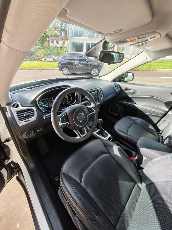 Jeep COMPASS LONGITUDE 2.0 4×2 16V 2018/2019 RENNER AUTOMÓVEIS LAJEADO / Carros no Vale