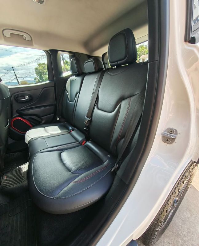 Jeep Renegade Trailhawk 2.0 4×4 TB 2017/2018 RENNER AUTOMÓVEIS LAJEADO / Carros no Vale Jeep Renegade Trailhawk 2.0 4×4 TB 2017/2018 RENNER AUTOMÓVEIS LAJEADO / Carros no Vale