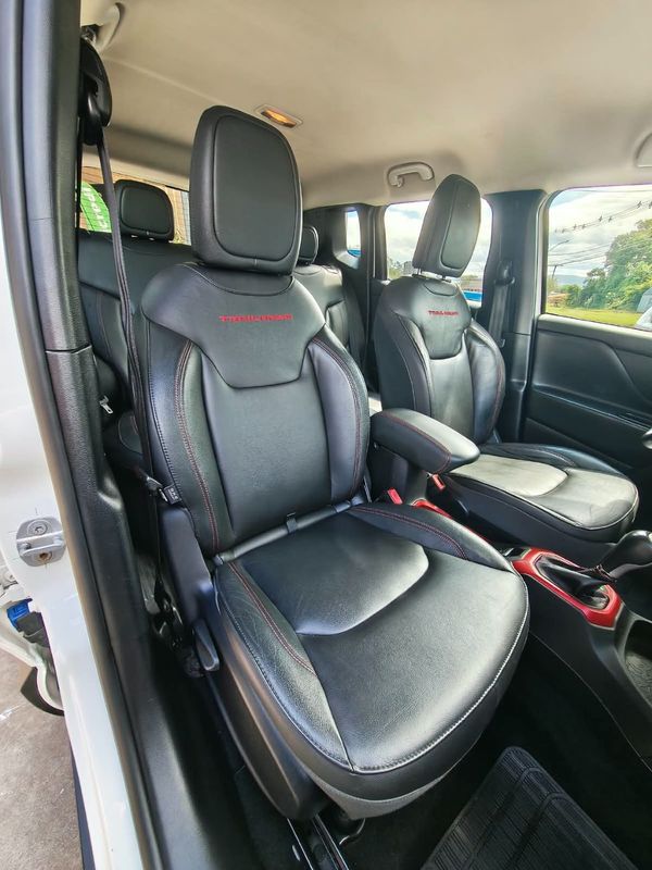 Jeep Renegade Trailhawk 2.0 4×4 TB 2017/2018 RENNER AUTOMÓVEIS LAJEADO / Carros no Vale Jeep Renegade Trailhawk 2.0 4×4 TB 2017/2018 RENNER AUTOMÓVEIS LAJEADO / Carros no Vale