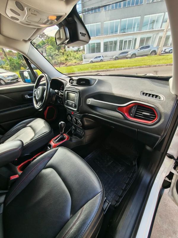 Jeep Renegade Trailhawk 2.0 4×4 TB 2017/2018 RENNER AUTOMÓVEIS LAJEADO / Carros no Vale Jeep Renegade Trailhawk 2.0 4×4 TB 2017/2018 RENNER AUTOMÓVEIS LAJEADO / Carros no Vale