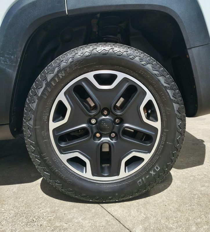 Jeep Renegade Trailhawk 2.0 4×4 TB 2017/2018 RENNER AUTOMÓVEIS LAJEADO / Carros no Vale Jeep Renegade Trailhawk 2.0 4×4 TB 2017/2018 RENNER AUTOMÓVEIS LAJEADO / Carros no Vale