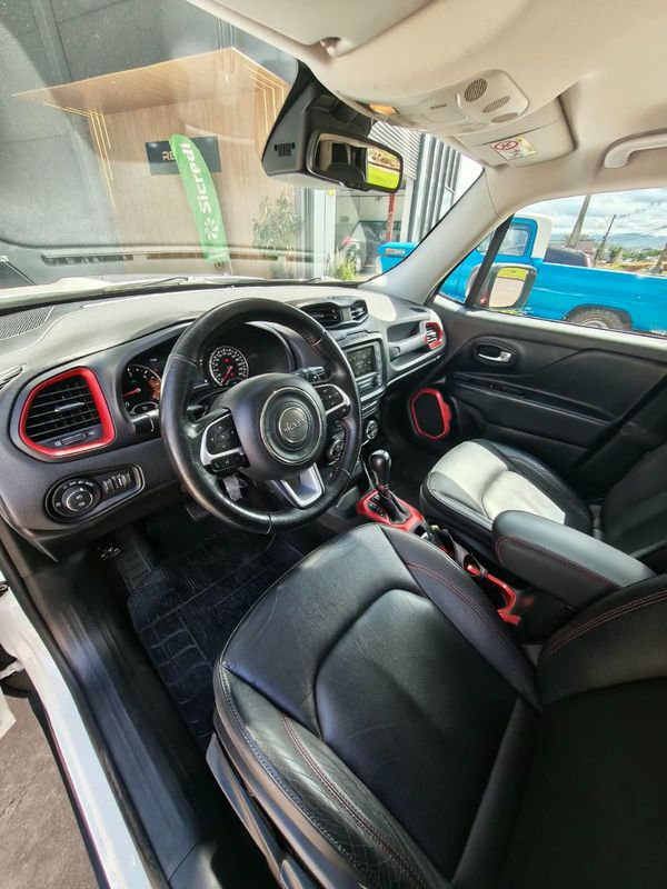 Jeep Renegade Trailhawk 2.0 4×4 TB 2017/2018 RENNER AUTOMÓVEIS LAJEADO / Carros no Vale Jeep Renegade Trailhawk 2.0 4×4 TB 2017/2018 RENNER AUTOMÓVEIS LAJEADO / Carros no Vale