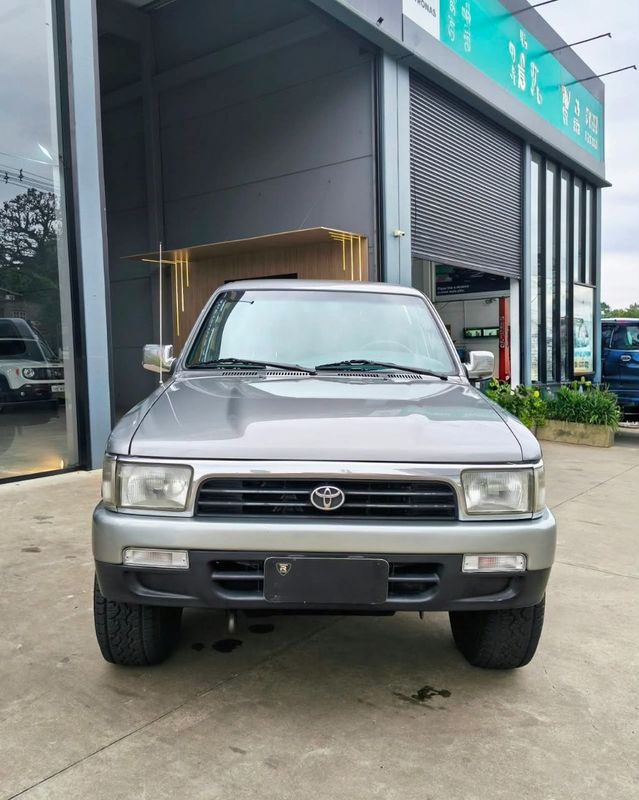 Toyota Hilux SW4 4×4 2.8 1995/1995 RENNER AUTOMÓVEIS LAJEADO / Carros no Vale