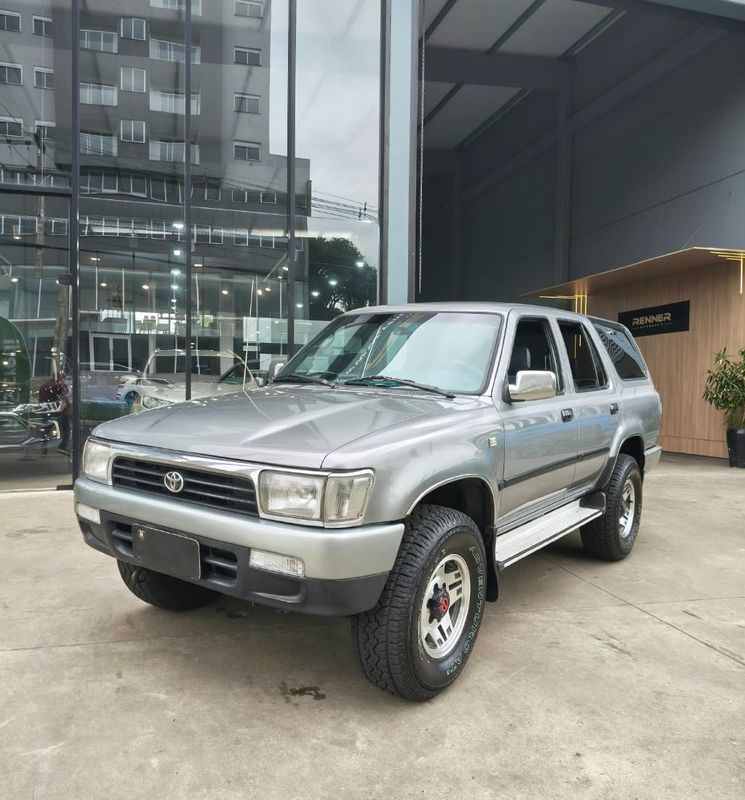 Toyota Hilux SW4 4×4 2.8 1995/1995 RENNER AUTOMÓVEIS LAJEADO / Carros no Vale