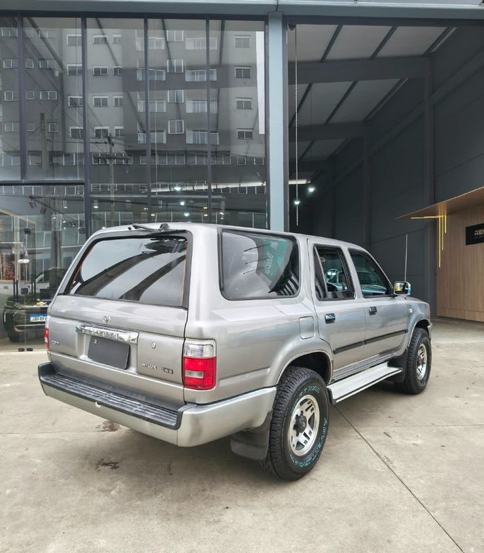 Toyota Hilux SW4 4×4 2.8 1995/1995 RENNER AUTOMÓVEIS LAJEADO / Carros no Vale