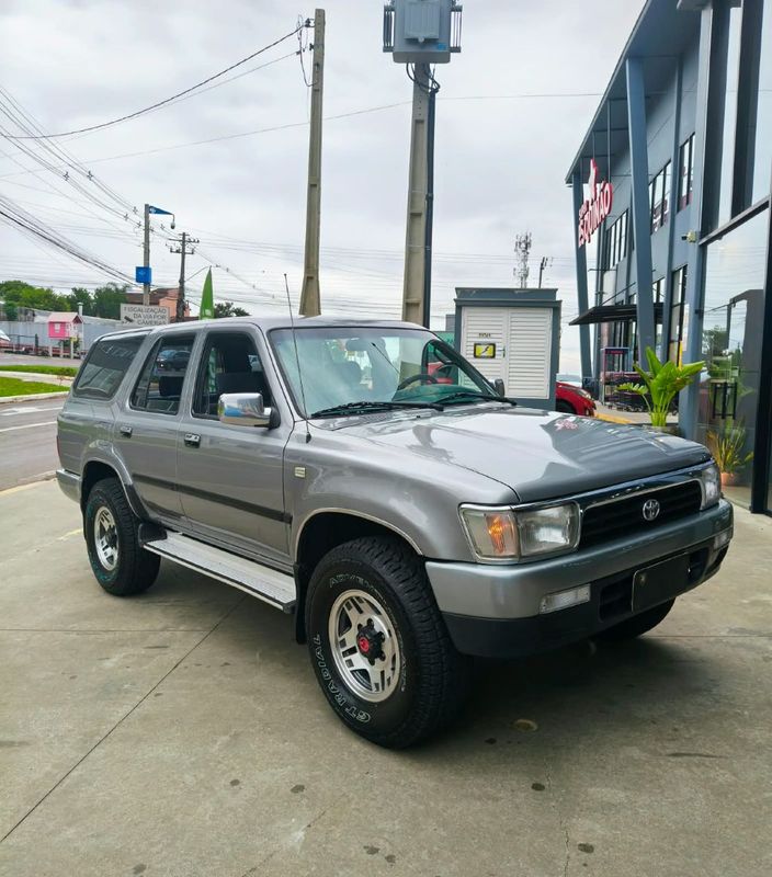 Toyota Hilux SW4 4×4 2.8 1995/1995 RENNER AUTOMÓVEIS LAJEADO / Carros no Vale