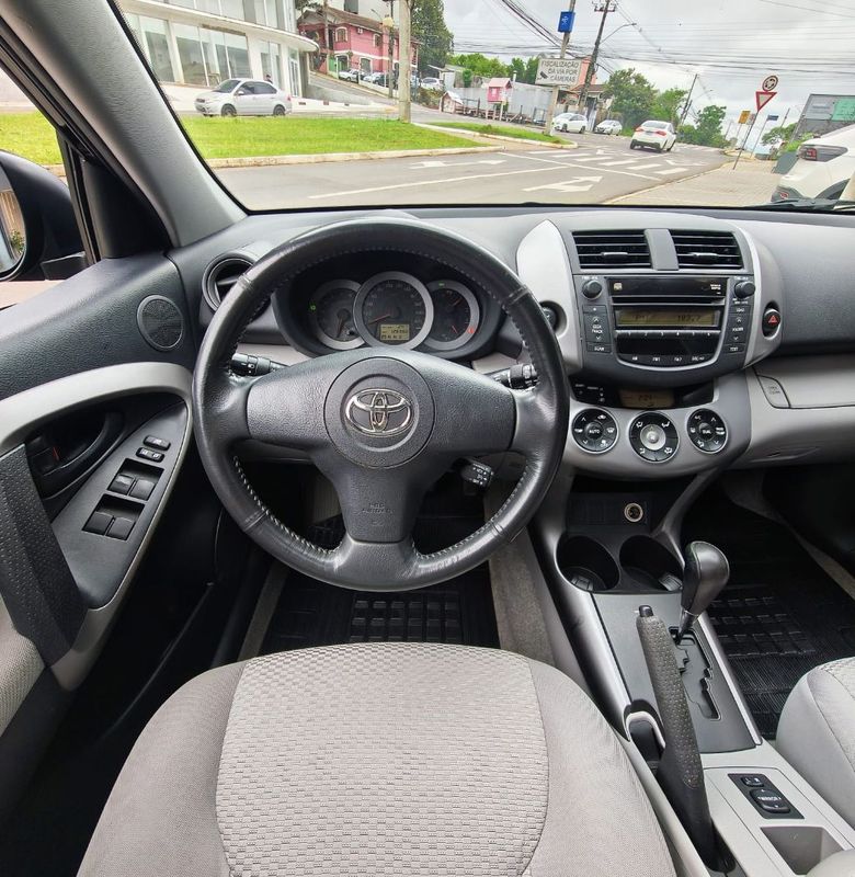 Toyota RAV4 2.4 4×4 16V 170cv 2008/2008 RENNER AUTOMÓVEIS LAJEADO / Carros no Vale Toyota RAV4 2.4 4×4 16V 170cv 2008/2008 RENNER AUTOMÓVEIS LAJEADO / Carros no Vale