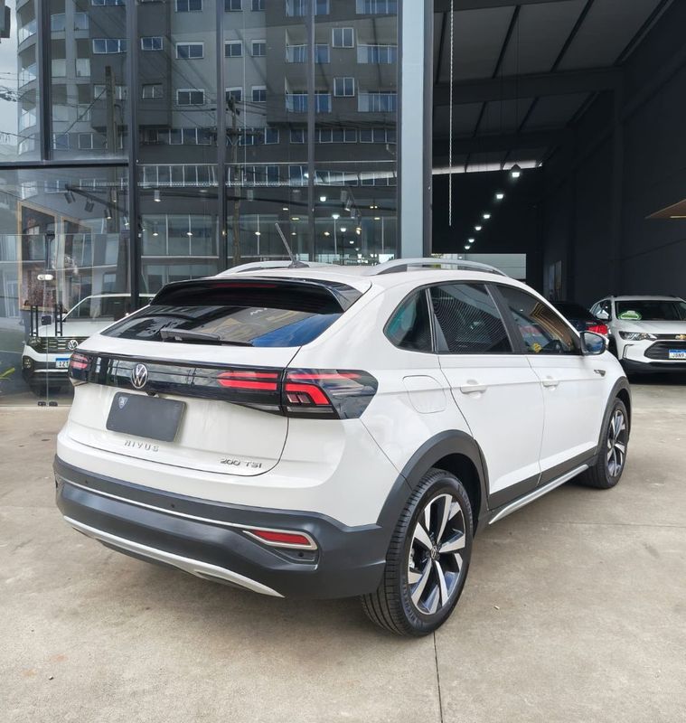 VOLKSWAGEN Nivus Highline 1.0 200 TSI 2020/2021 RENNER AUTOMÓVEIS LAJEADO / Carros no Vale