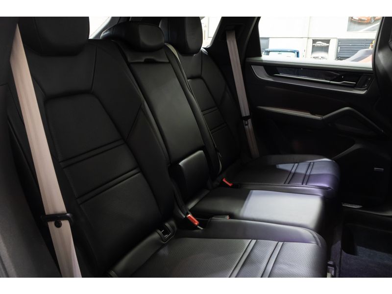 PORSCHE CAYENNE 4.0 V8 S AWD TIPTRONIC S 2023/2024 PASTORE CAR COLLECTION BENTO GONÇALVES / Carros no Vale PORSCHE CAYENNE 4.0 V8 S AWD TIPTRONIC S 2023/2024 PASTORE CAR COLLECTION BENTO GONÇALVES / Carros no Vale