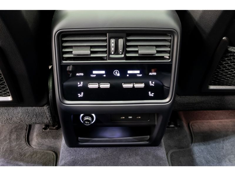 PORSCHE CAYENNE 4.0 V8 S AWD TIPTRONIC S 2023/2024 PASTORE CAR COLLECTION BENTO GONÇALVES / Carros no Vale PORSCHE CAYENNE 4.0 V8 S AWD TIPTRONIC S 2023/2024 PASTORE CAR COLLECTION BENTO GONÇALVES / Carros no Vale